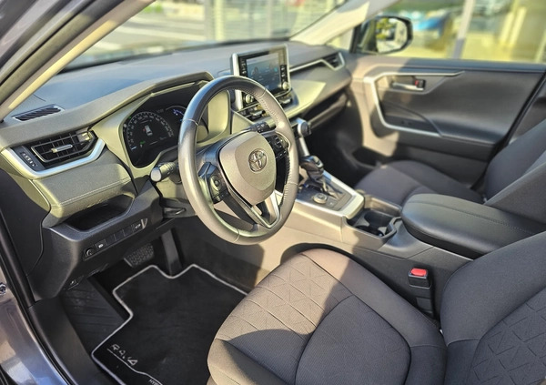 Toyota RAV4 cena 93900 przebieg: 178992, rok produkcji 2019 z Szlichtyngowa małe 742